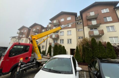 Zwyżka przy budynku mieszkalnym